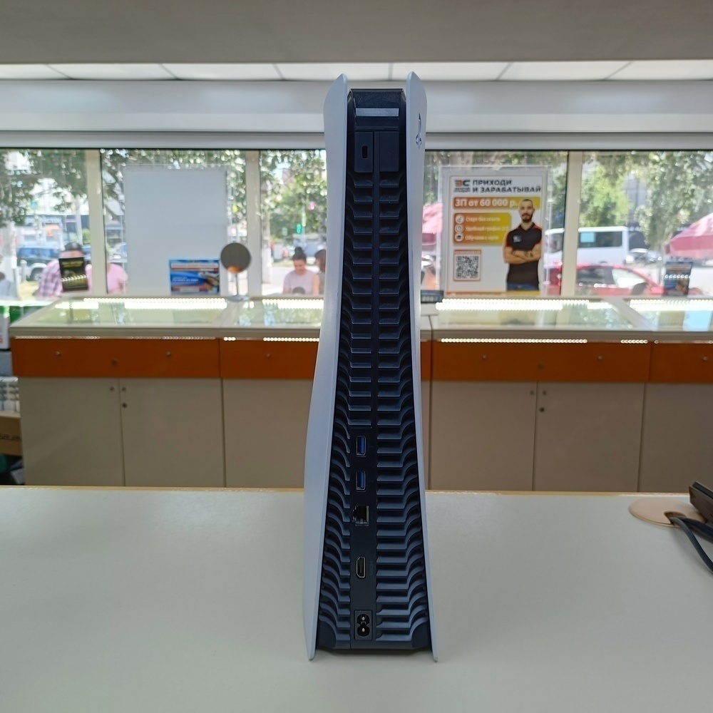 Игровая приставка PlayStation 5 825Gb (С дисководом)