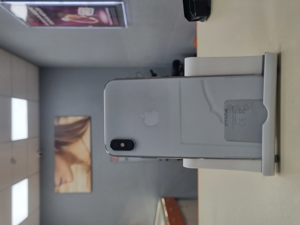 Смартфон Apple iPhone X 64Gb