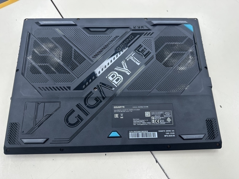 Ноутбук Gigabite; Ryzen 7 260, Geforce RTX 5060, 32 Гб, 1 Tb, Нет