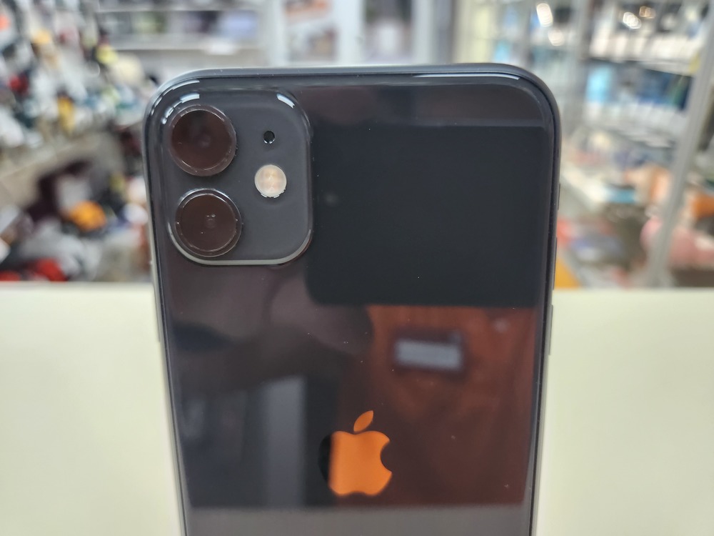 Смартфон Apple iPhone 11 128Gb