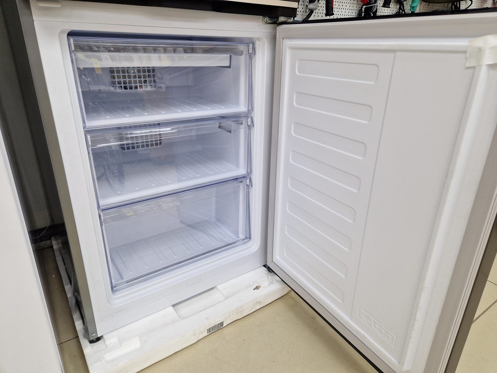 Холодильник Beko B5RCNK403ZW
