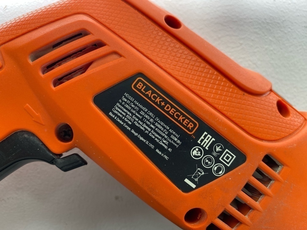 Дрель-ударная Black & Decker HD555