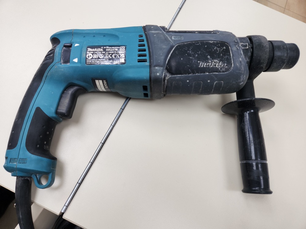 Перфоратор Makita HR2470