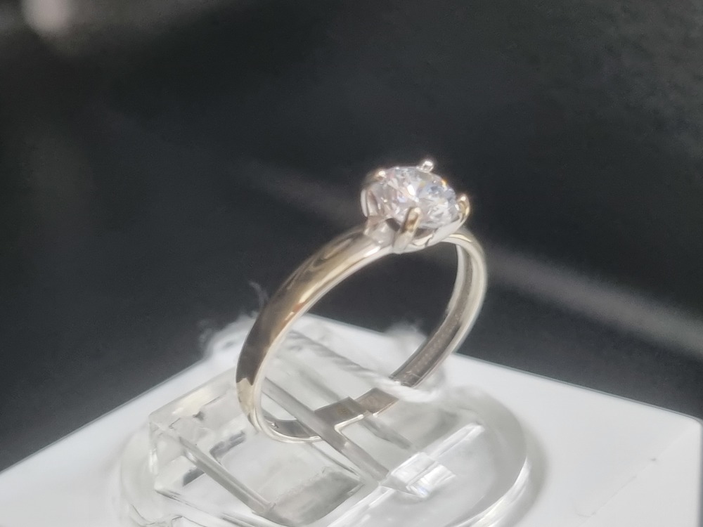 КОЛКМ585 КОЛЬЦО С КАМНЕМ (Au 585)