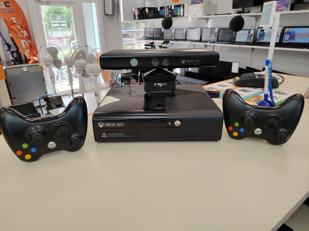 Игровая приставка Xbox 360 E