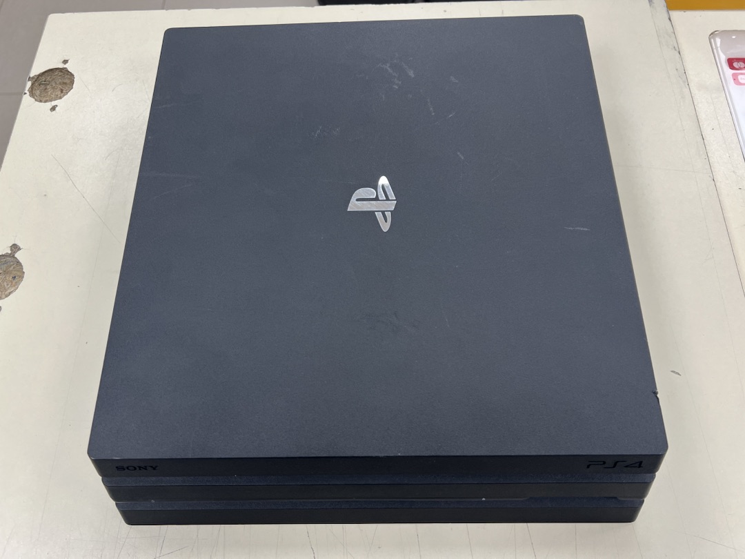 Игровая приставка PlayStation 4 Pro 1Tb
