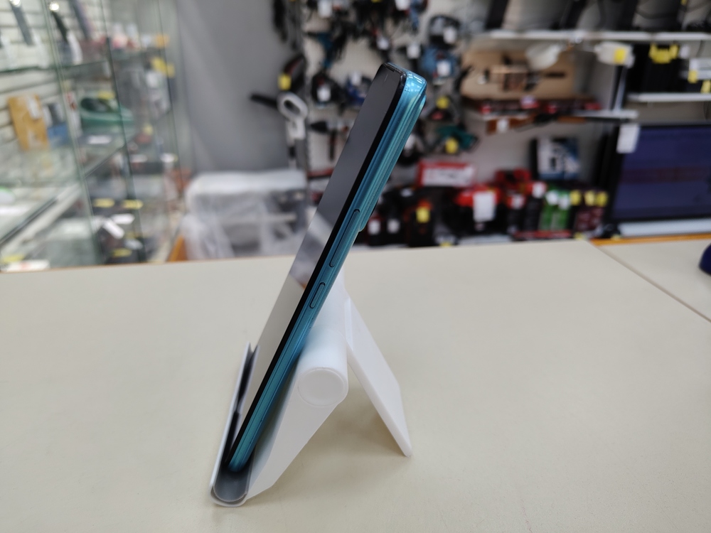 Смартфон Infinix HOT 20i 4/64