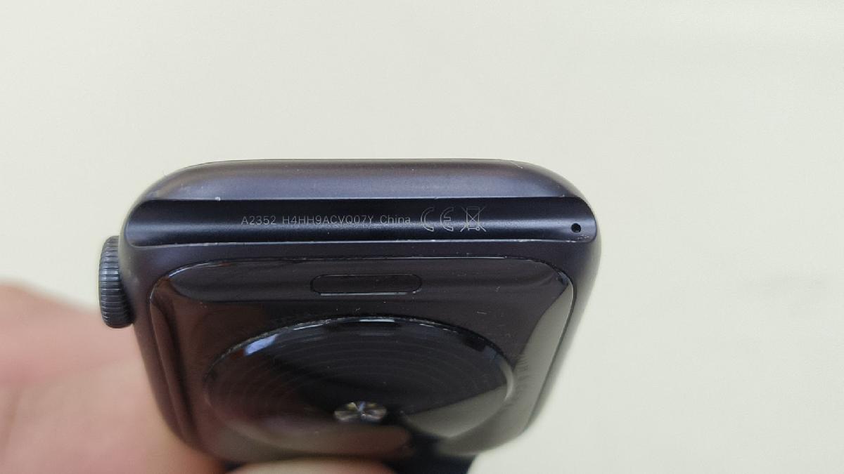 Смарт-часы Apple Watch SE 44mm