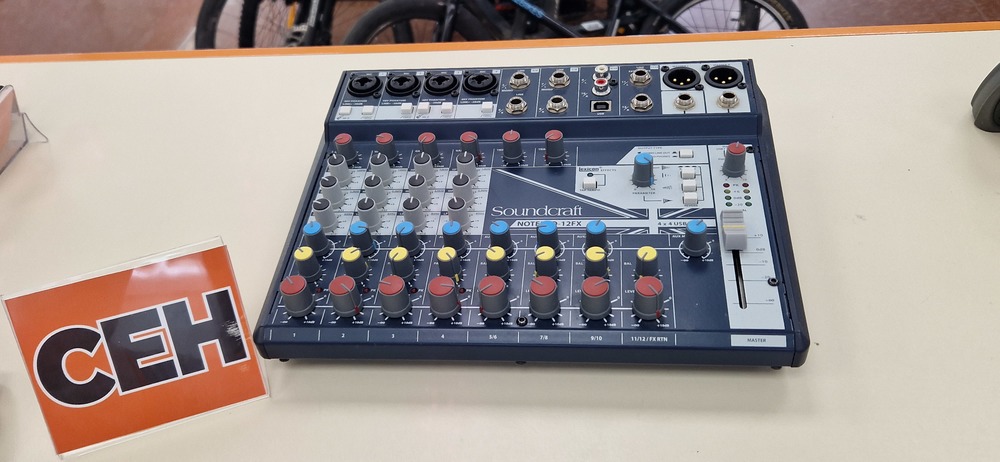 Микшерный пульт Soundcraft Notepad-12FX