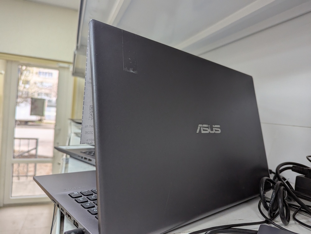 Ноутбук ASUS VivoBook; Ryzen 3 3200U, Radeon Vega 3, 8 Гб, 256 Гб, Нет