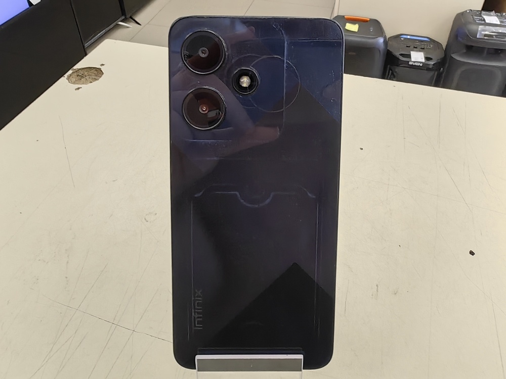 Смартфон Infinix HOT 30i 4/64