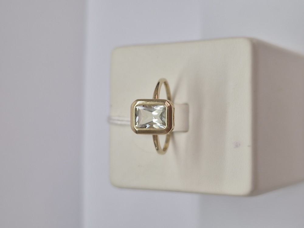 КОЛКМ585 КОЛЬЦО С КАМНЕМ (Au 585)