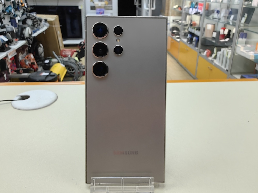 Смартфон Samsung Galaxy S24 Ultra 12/256