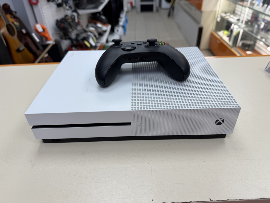 Игровая приставка Xbox One S 1TB