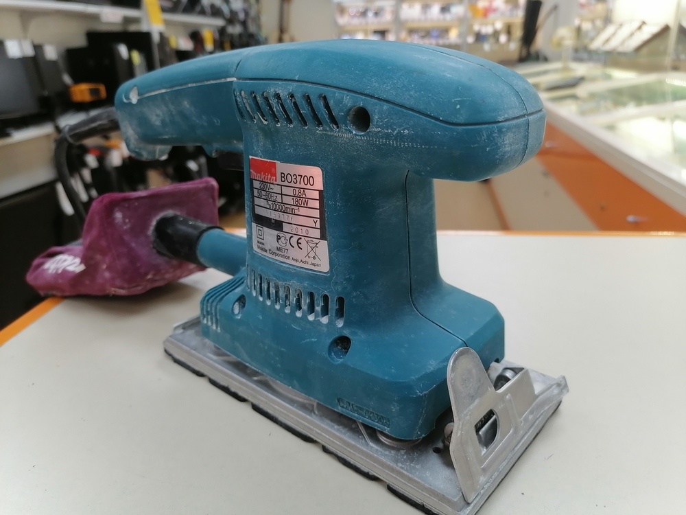 Шлифовальная машина Makita BO3700