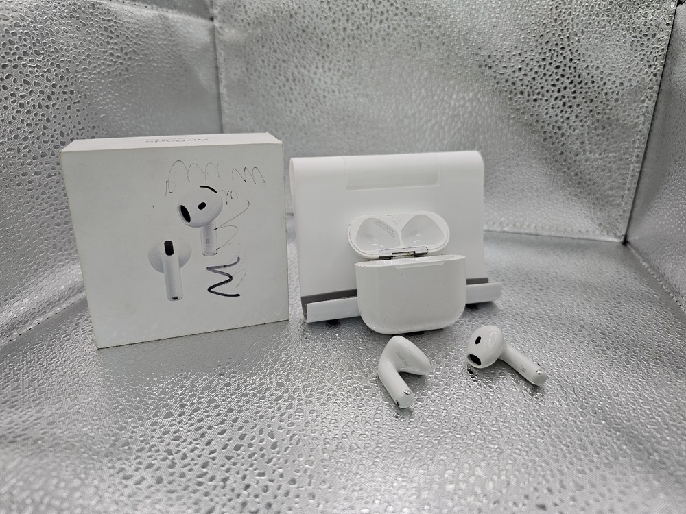 Наушники беспроводные Apple AirPods 4 с ANC