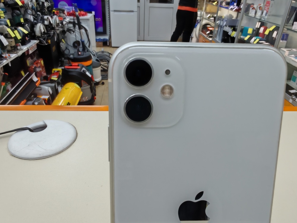 Смартфон Apple iPhone 11 128Gb