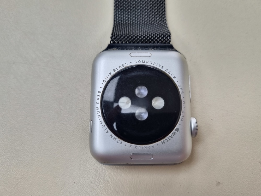 Смарт-часы Apple Watch Series 3 42 мм