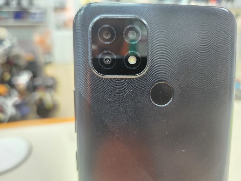 Смартфон Realme C21 3/32