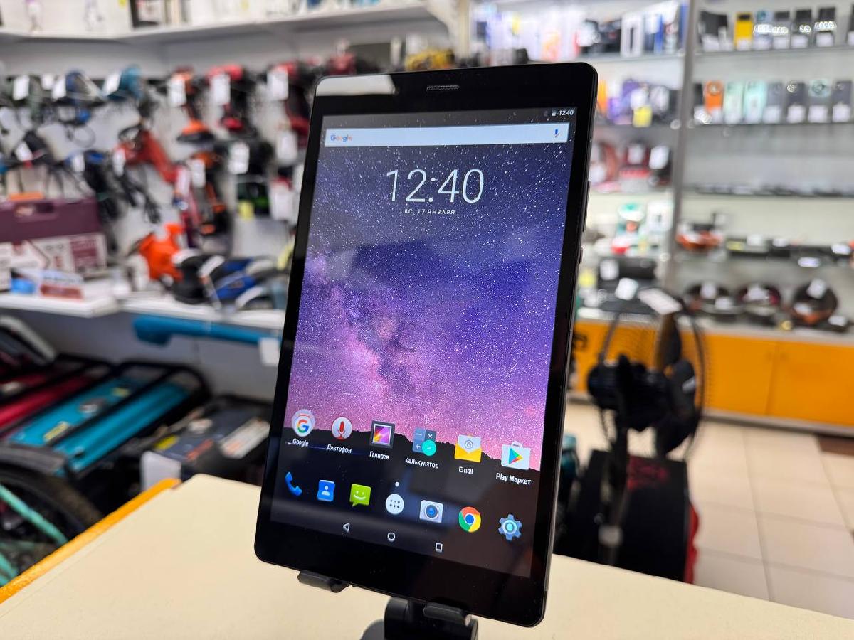 Планшет Philips TLE821L