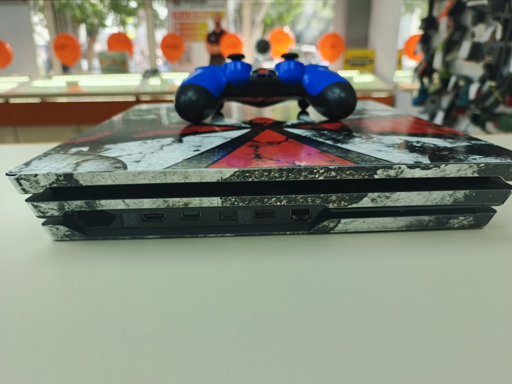 Игровая приставка PlayStation 4 Pro 1Tb