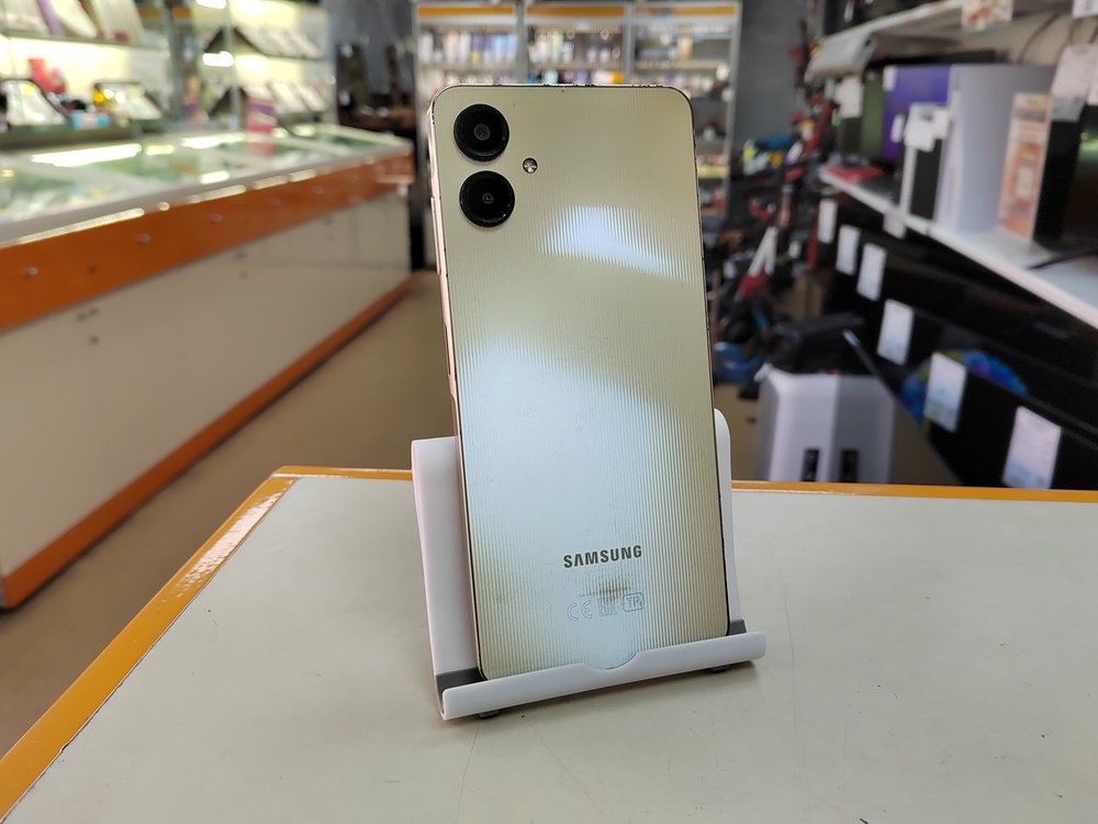 Смартфон Samsung Galaxy A06 6/128