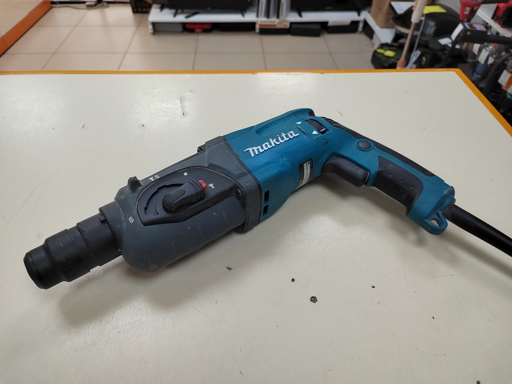 Перфоратор Makita HR2470