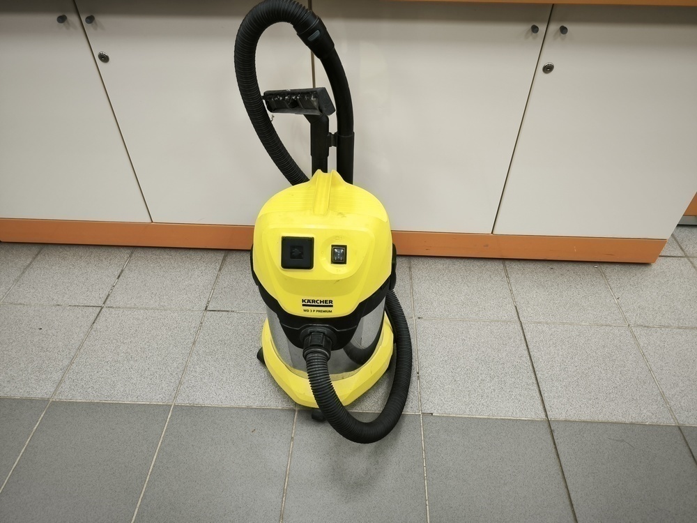 Пылесос Karcher WD 3 P