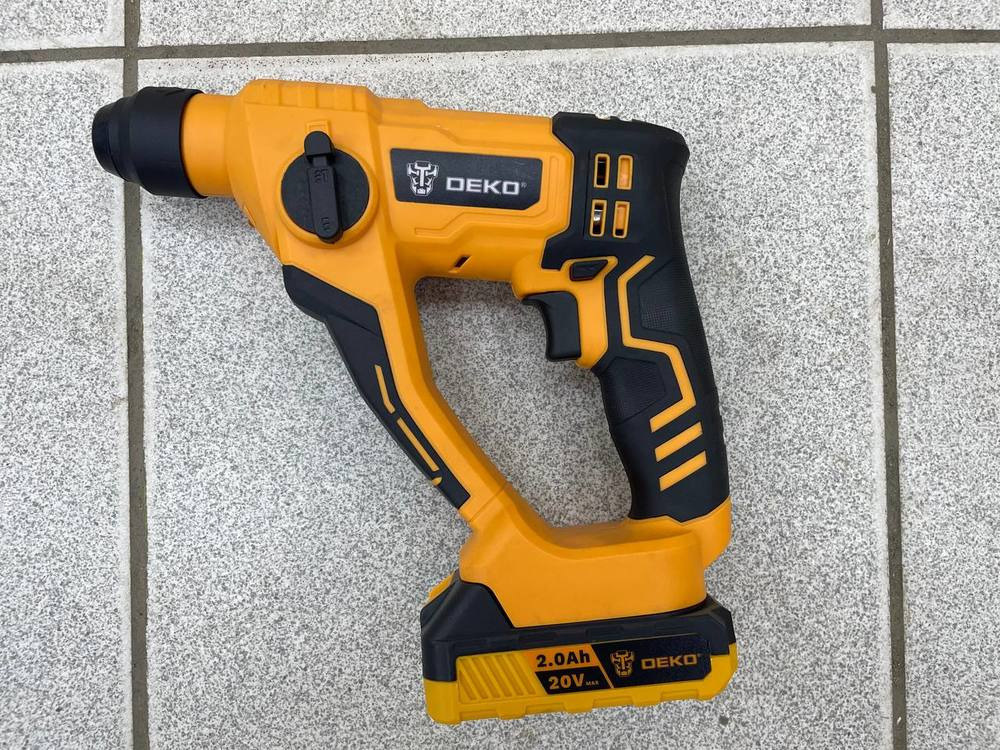 Перфоратор Deko DKCH20