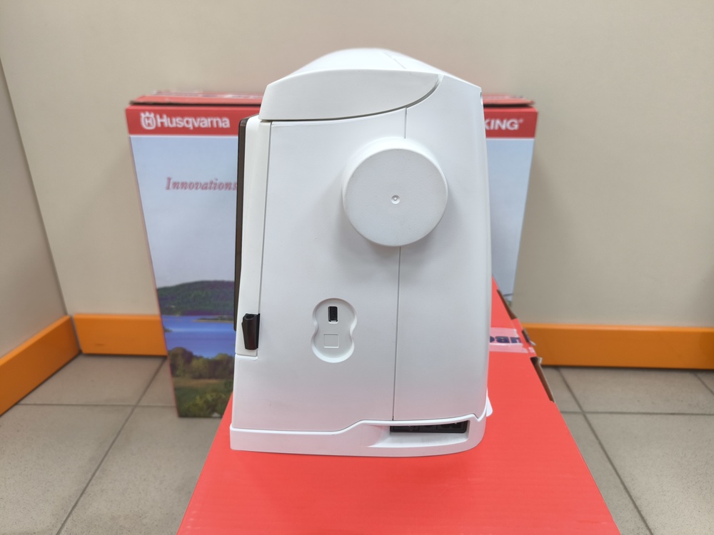 Швейная машина Husqvarna Desinger Topaz 50