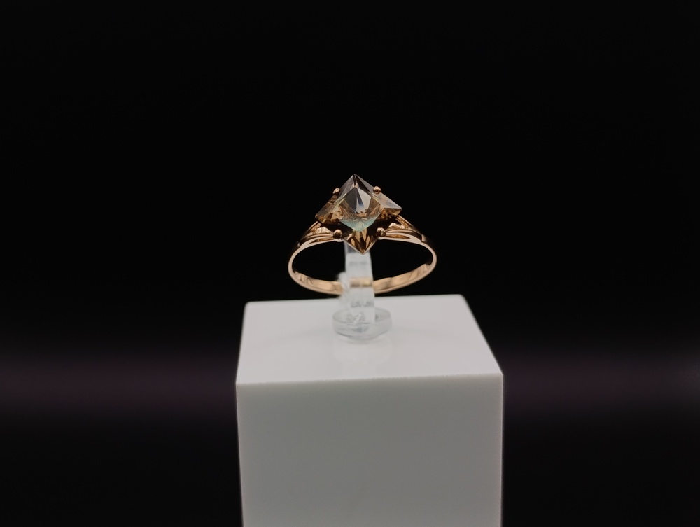 КОЛКМ585 КОЛЬЦО С КАМНЕМ (Au 585)