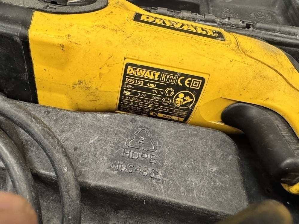 Перфоратор Dewalt D25123