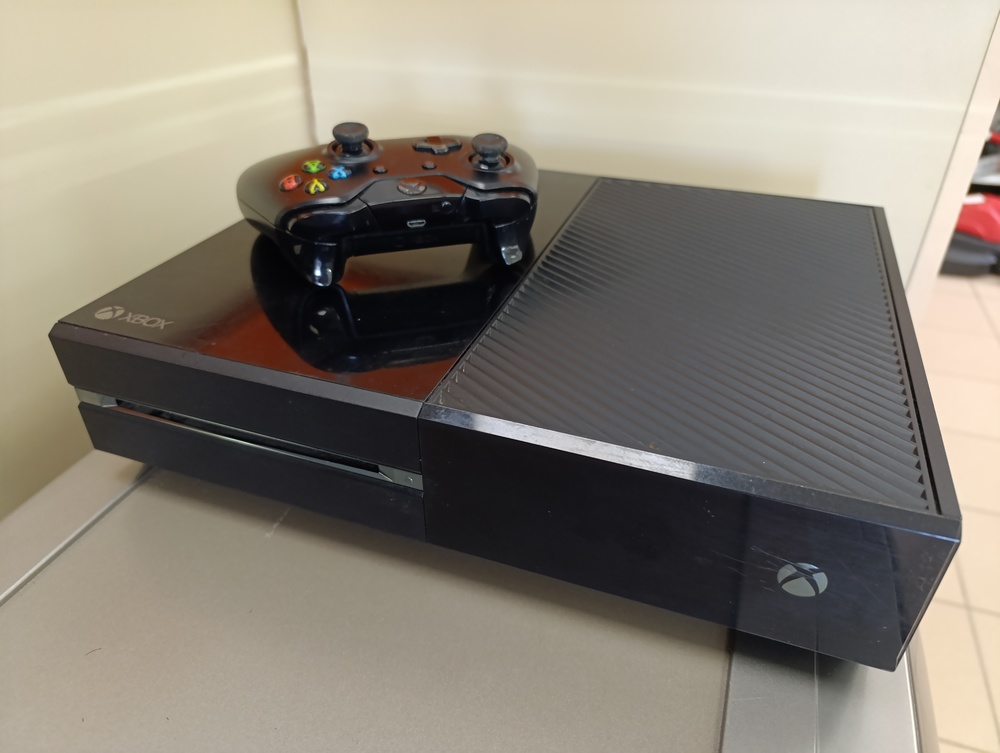 Игровая приставка Xbox One 500Gb