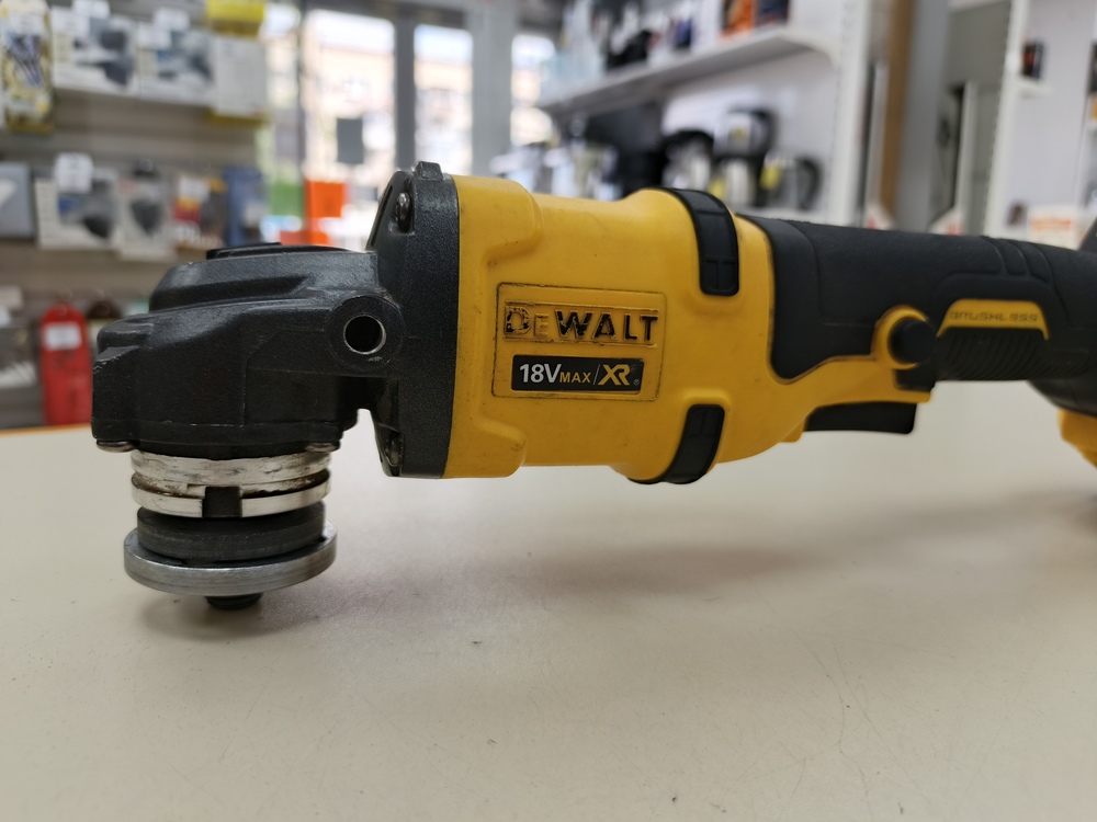 Угловая шлифмашина Dewalt 125