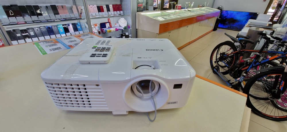 Проэктор Canon LV-X320