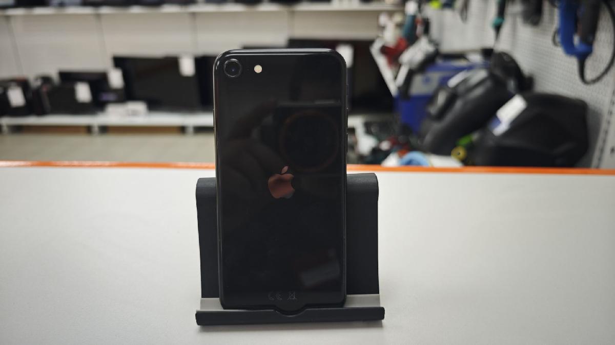 Смартфон Apple iPhone SE 2020 64Gb