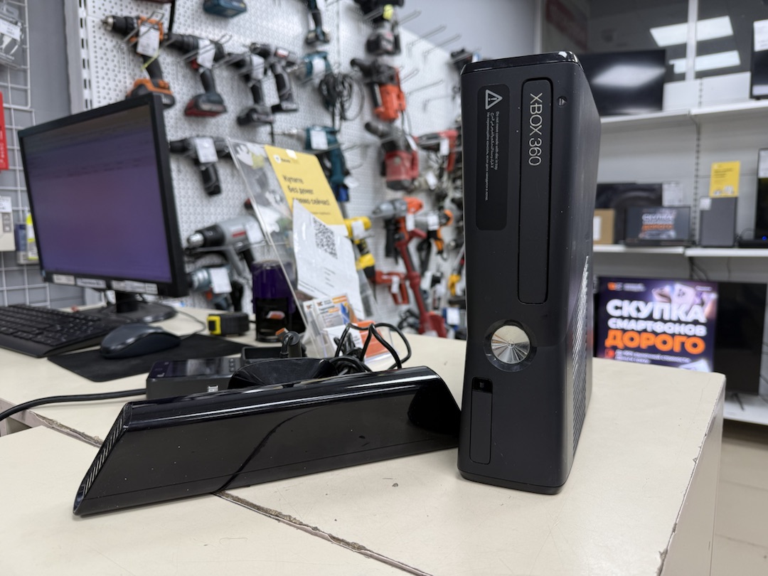 Игровая приставка Xbox 360;