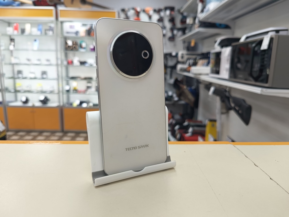 Смартфон Tecno Spark 30C 4/128