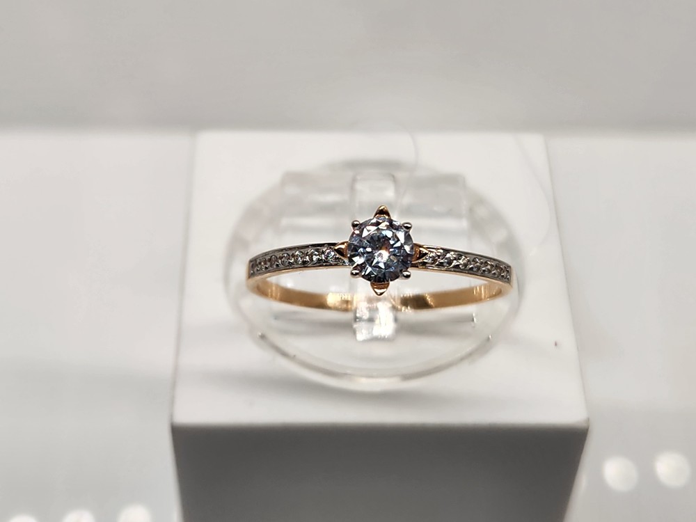 КОЛЬЦО С КАМНЯМИ (Au 585)