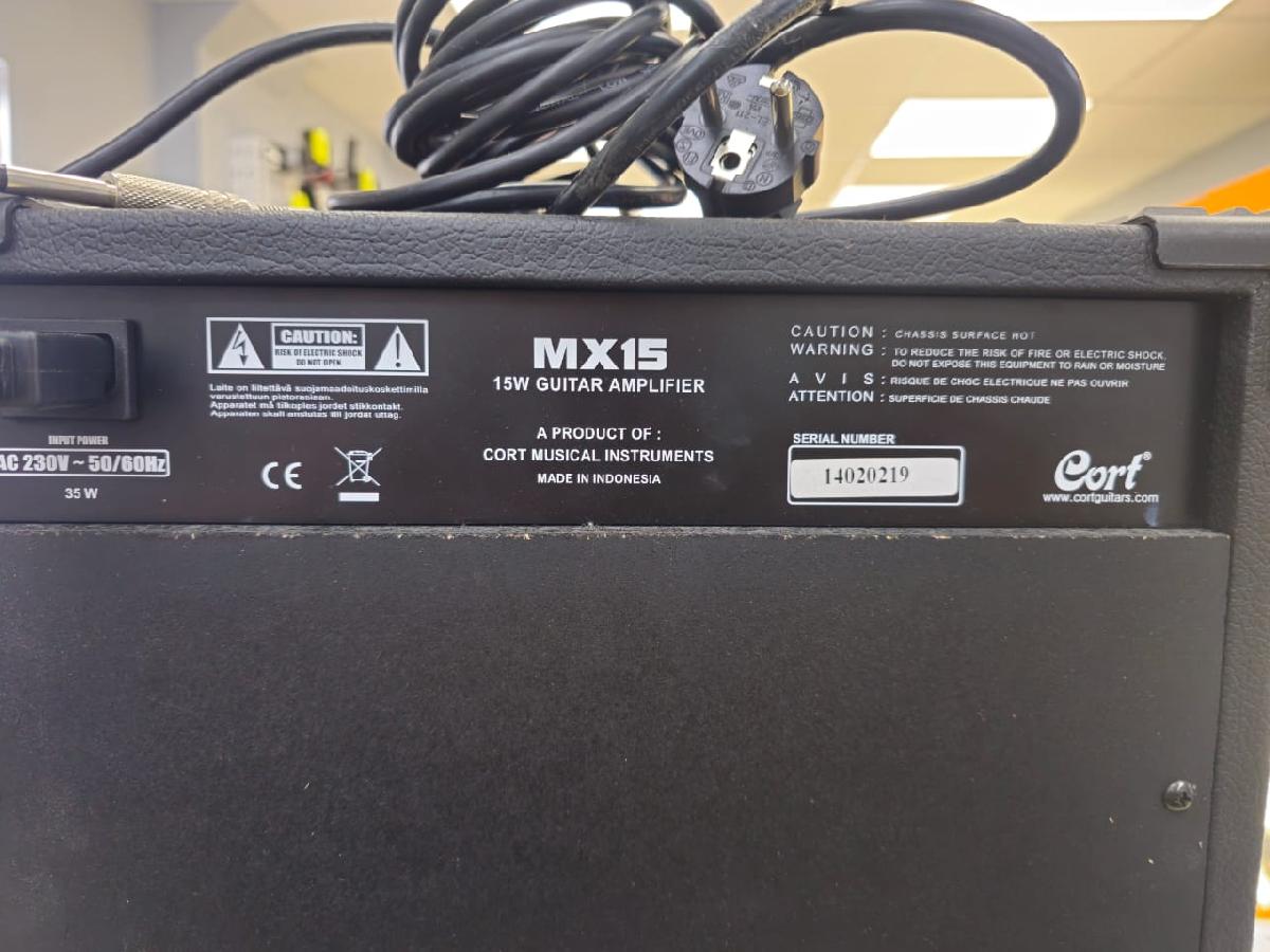 Комбоусилитель для гитар Cort MX15