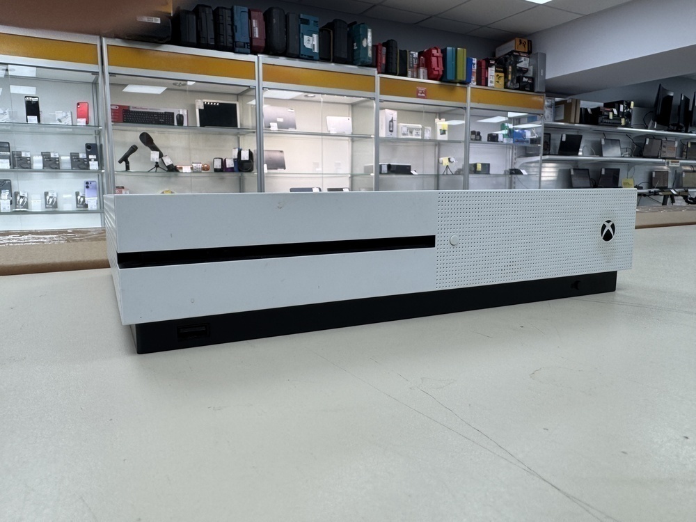 Игровая приставка Xbox One S 1TB