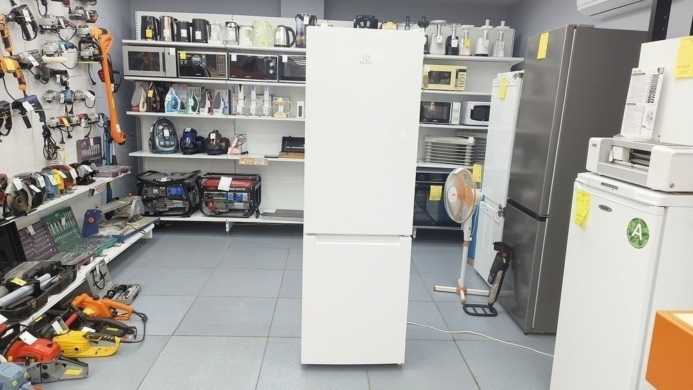 Холодильник Indesit ds318w;