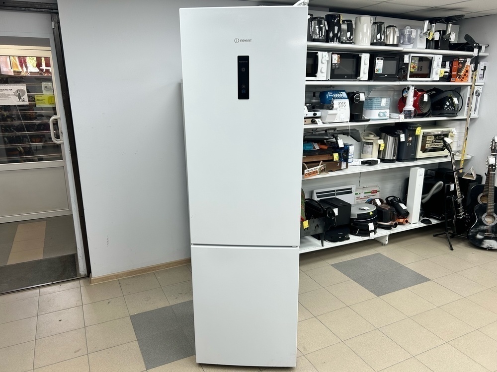 Холодильник Indesit ITR 5200 W