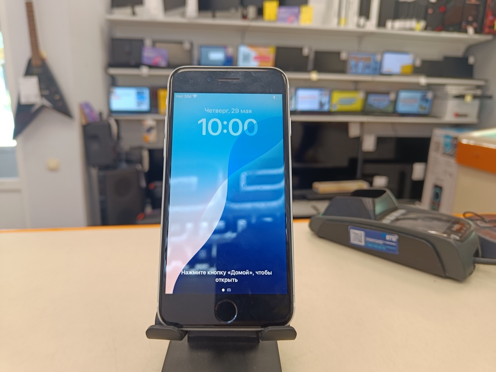 Смартфон Apple iPhone SE 2020 64Gb