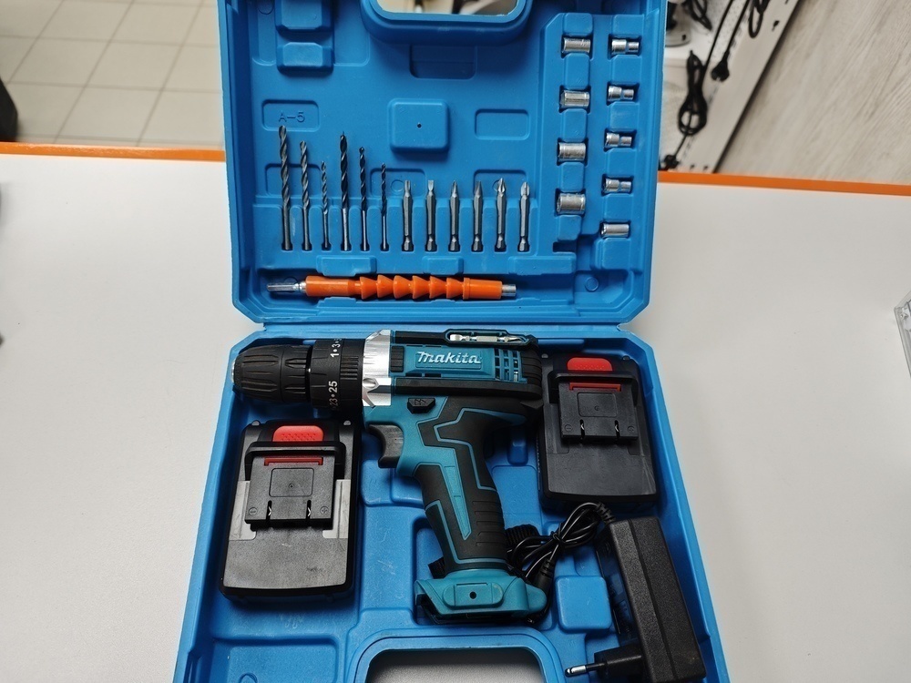 Шуруповерт Makita 21V