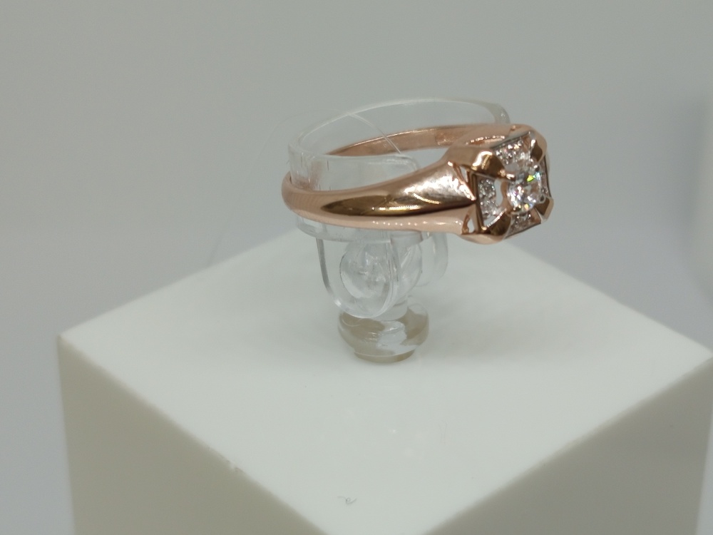 КОЛЬЦО С КАМНЯМИ (Au 585)