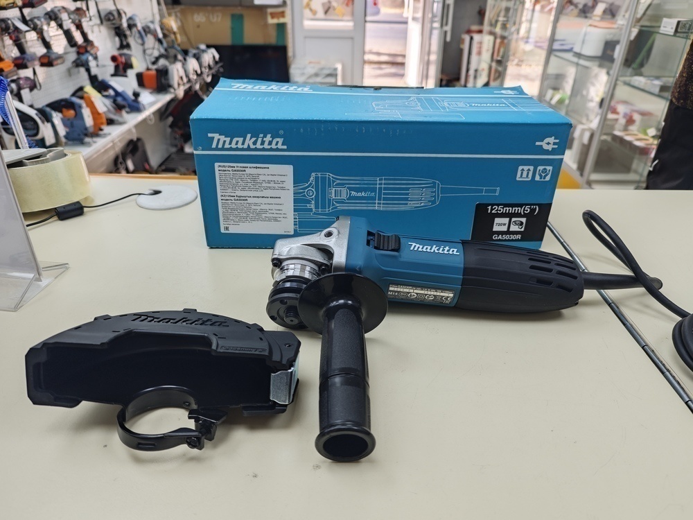 Угловая шлифмашина Makita GA5030R