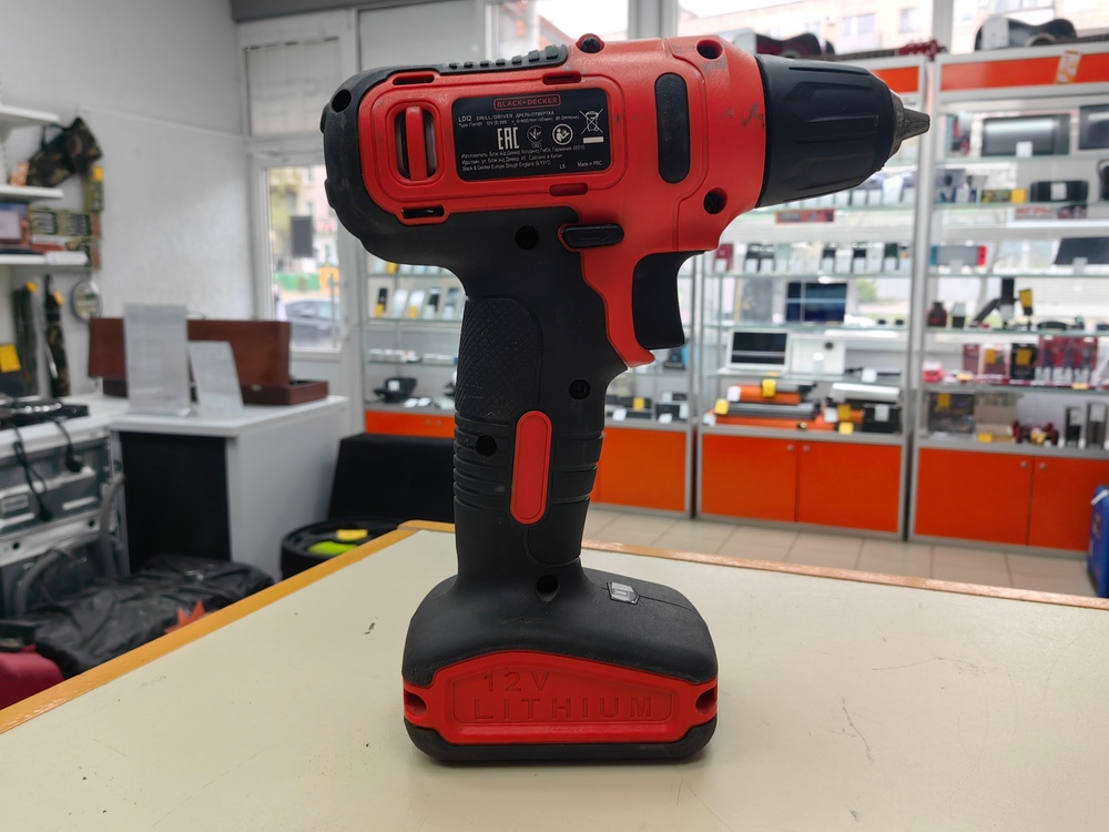 Шуруповерт Black & Decker LD12