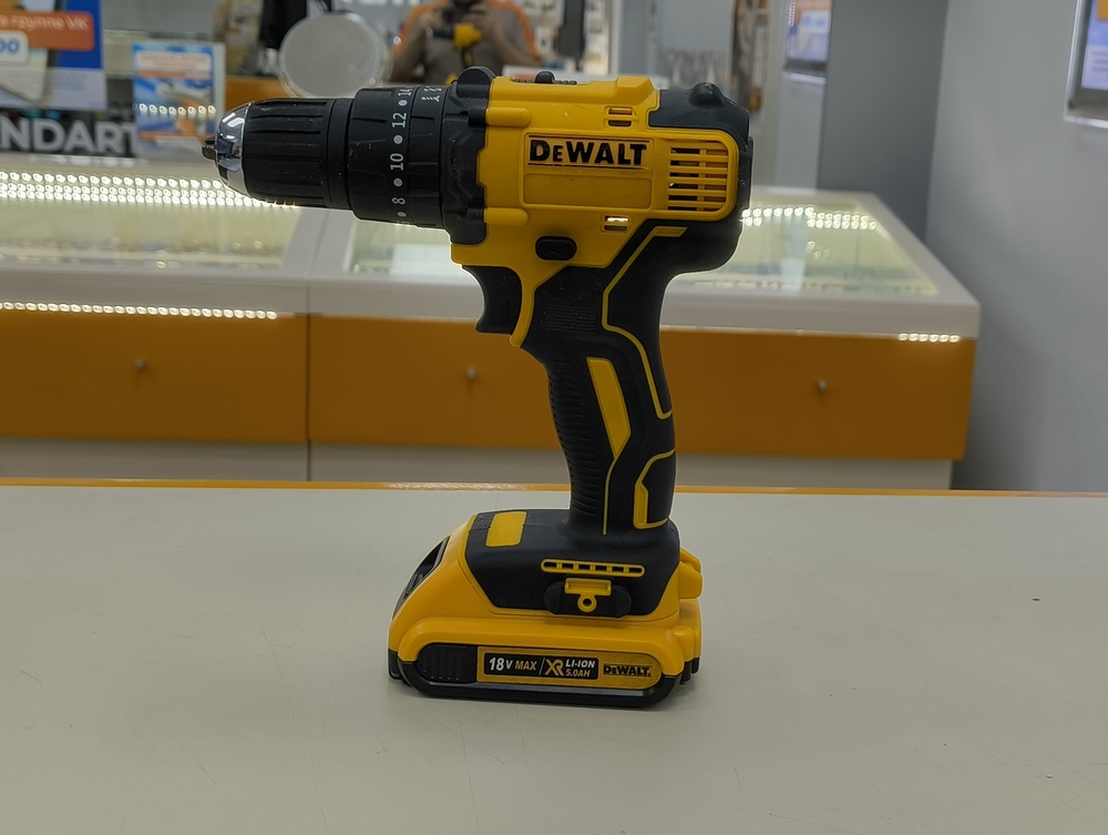Шуруповерт Dewalt 24V