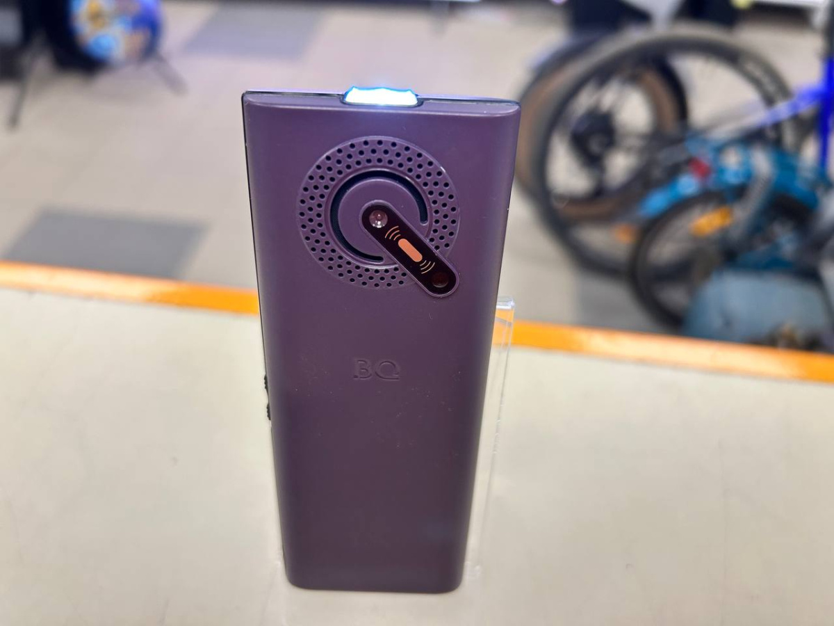 Мобильный телефон BQ 1858